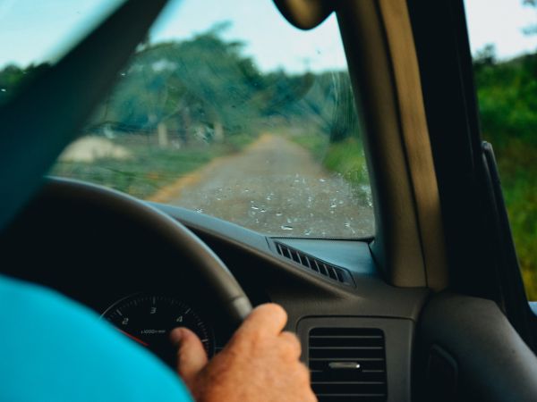Safety Tips and Driving Guide for Tourists Renting Cars in Jamaica